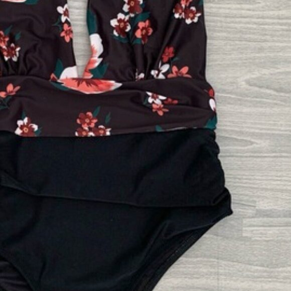 Beachsissi Floral Halter Swimsuit - Picture 3 of 5